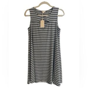 Hem & Thread Keyhole Large T-shirt Tank Top Style Dress Gray and White Size L